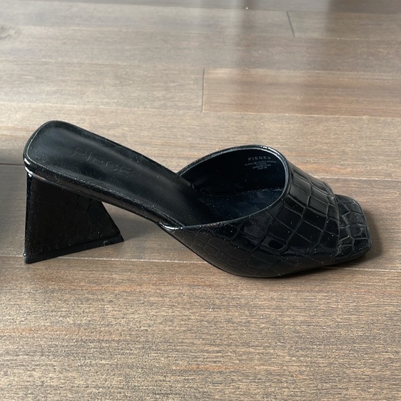 Black Patent Snake Print Mules - Picture 2 of 5
